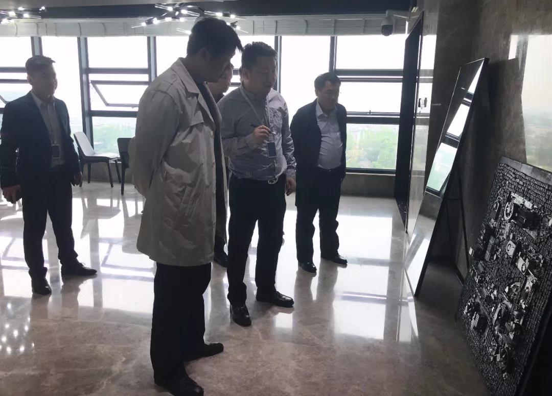 武侯区委常委、常务副区长张亚丹一行莅临博鱼买球首选国际参观调研