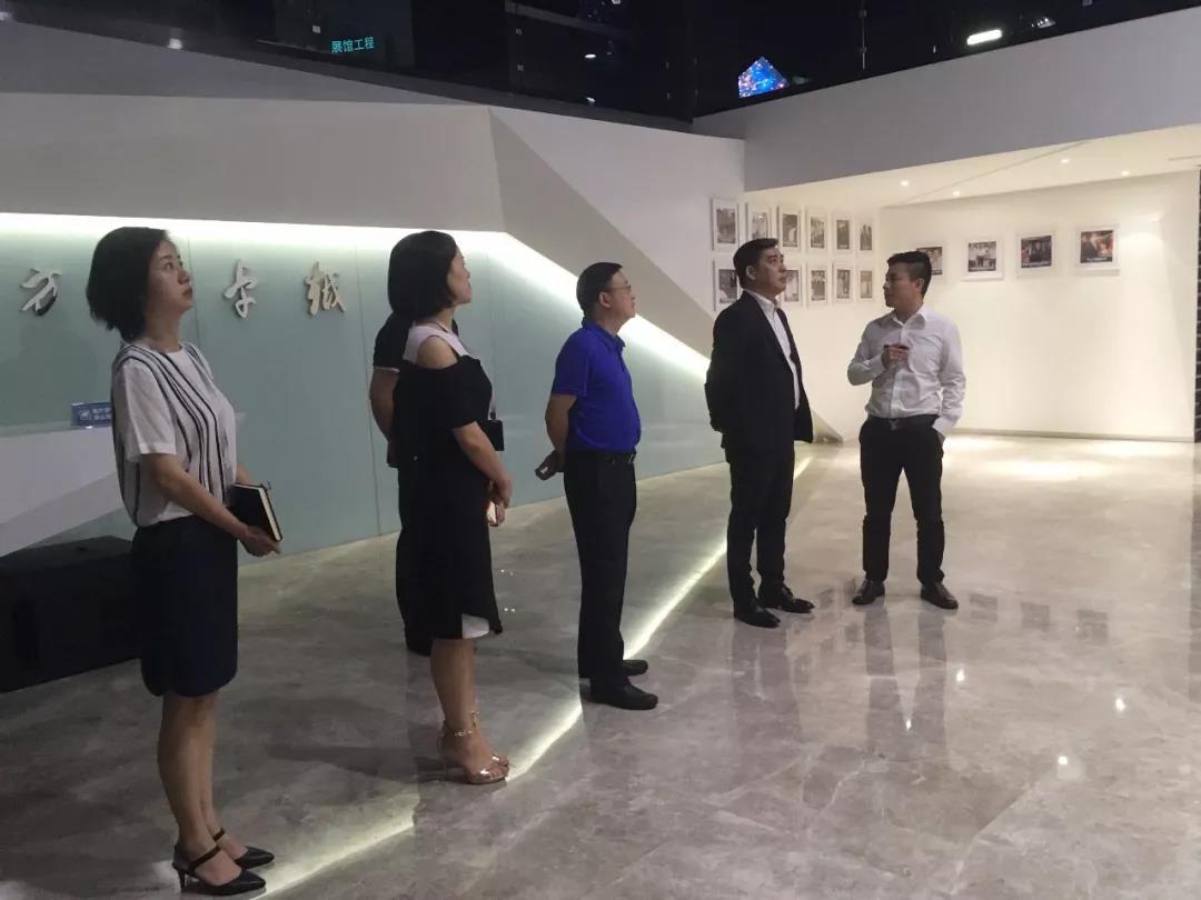 国家文物局博物馆与社会文物司司长罗静一行莅临博鱼买球首选参观考察