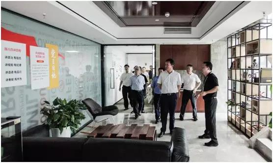 成都市委常委刘守成率团考察博鱼买球首选并指导工作