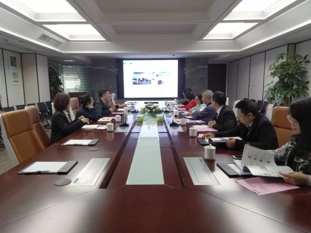 四川大学锦城学院艺术学院党总支书记邓生庆一行8人 莅临博鱼买球首选参观考察