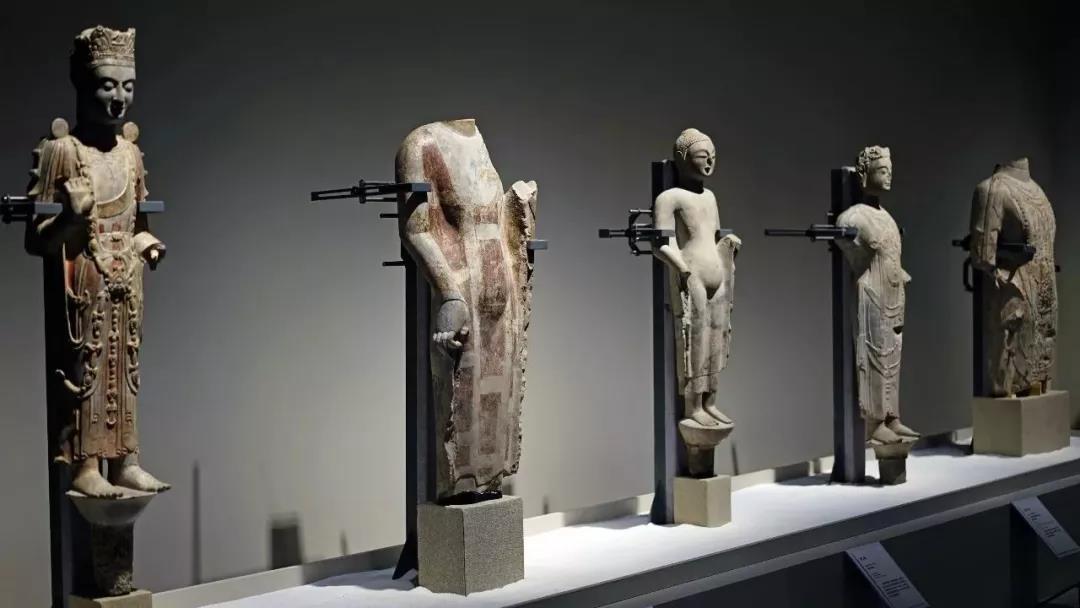 博鱼买球首选作·撰未来 | 揭秘《梵天东土·并蒂莲花》中印雕塑艺术展！
