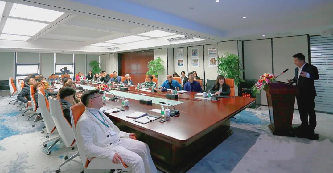 HuanXin学院企业家一行莅临博鱼买球首选考察交流