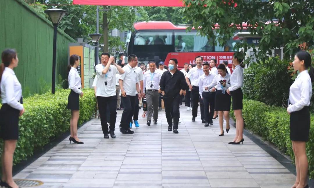 蓉聚博鱼买球首选 远见未来——长江商学院校友齐聚博鱼买球首选